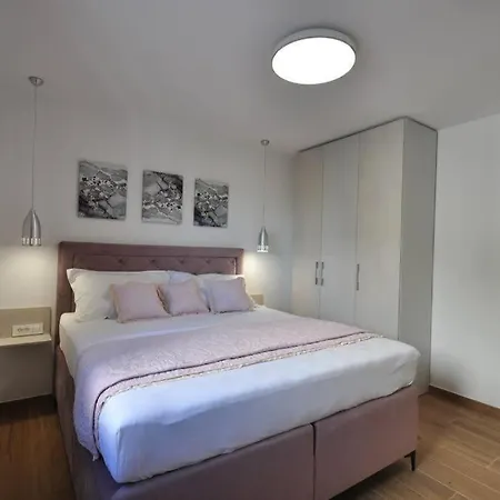 Villa Villa 6Bedrooms Sumartin *