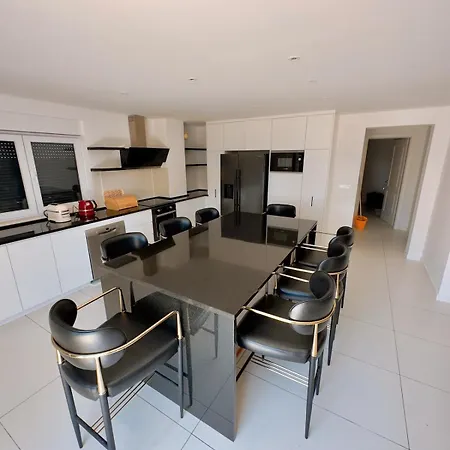 Villa 6Bedrooms Sumartin