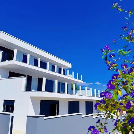 Villa 6Bedrooms Sumartin *